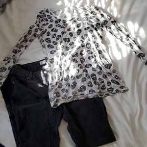 Black Pants and Skull Aeropostal shirt